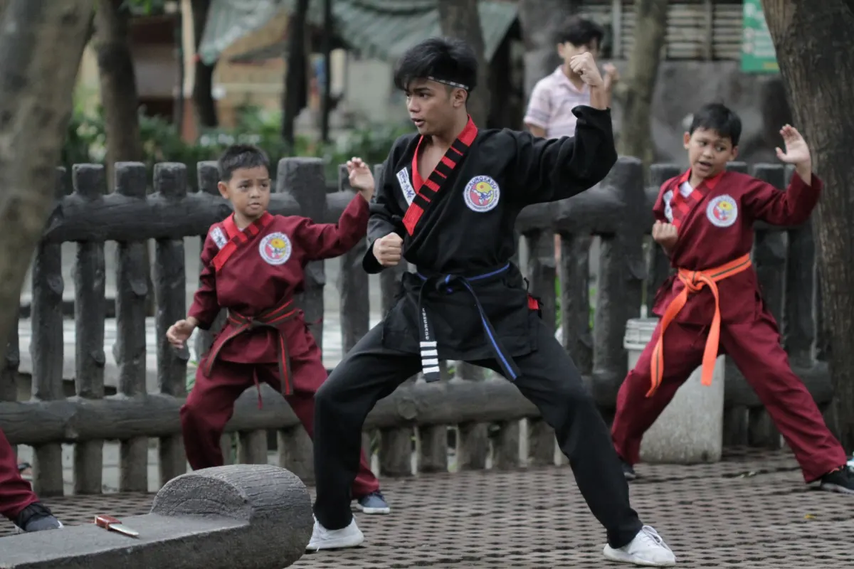 Comment choisir la taille de kimono enfant : guide complet 2026 pour parents et professeurs